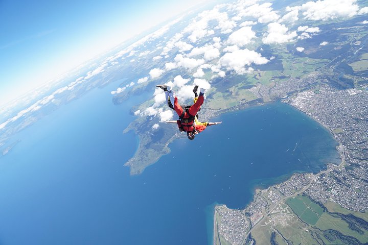 Lake Taupo 12,000-Foot Tandem Skydiving