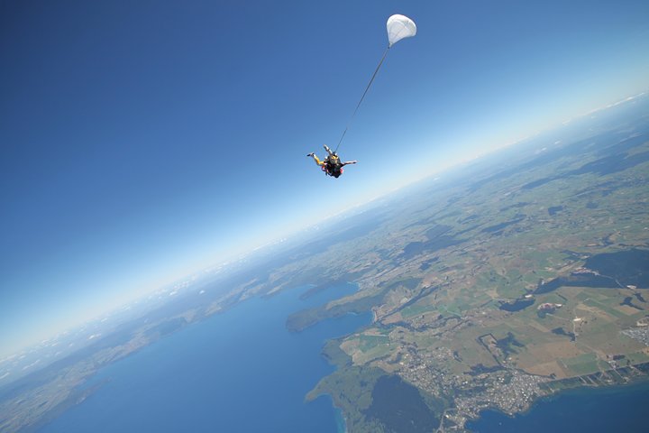 Lake Taupo 12,000-Foot Tandem Skydiving