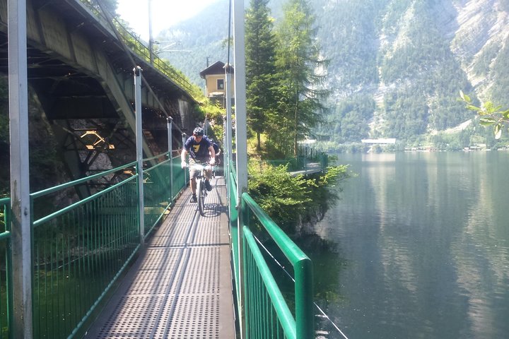 Guided E-Bike Tours with a local guide/Tips & tricks for your riding technique!