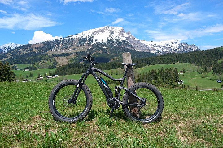 Guided E-Bike Tours with a local guide/Tips & tricks for your riding technique!