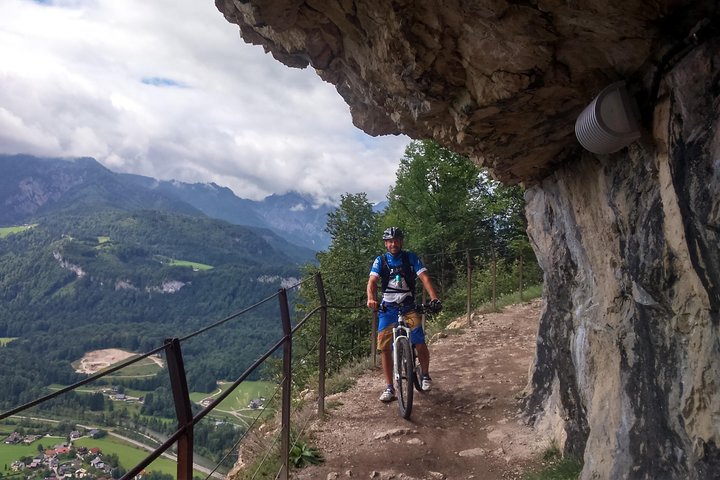 Guided E-Bike Tours with a local guide/Tips & tricks for your riding technique!