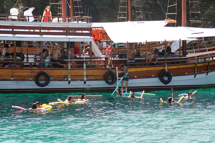Half-Day Ilha Grande Schooner Tour