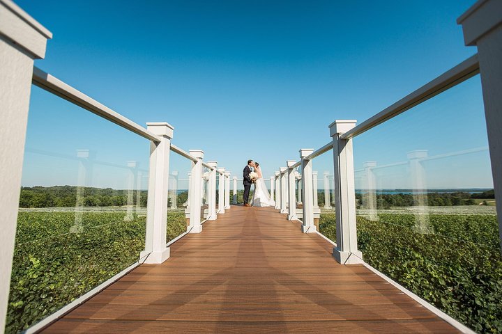 5-Hour Traverse City Wine Tour: 4 Wineries on Old Mission Peninsula