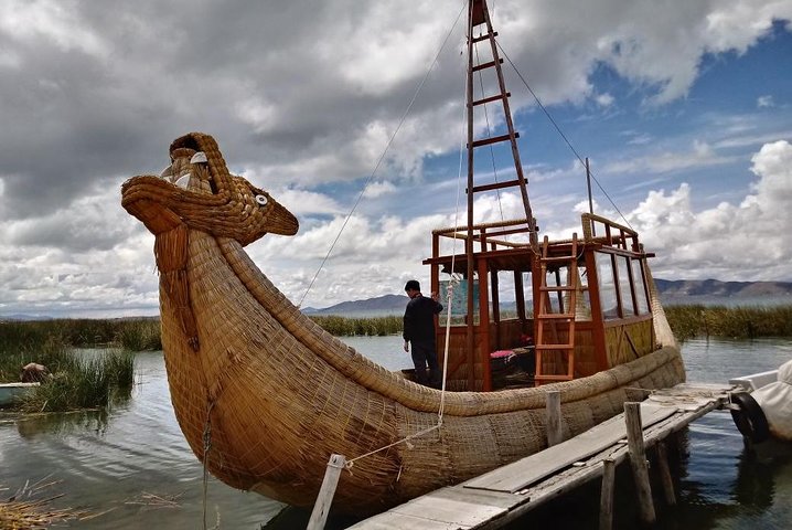 Exclusive Tiwanaku & Lake Titicaca Day Tour | From La Paz