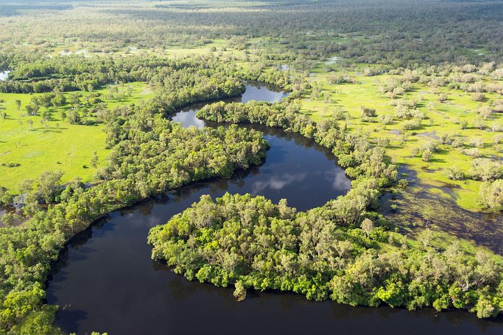 Darwin to Kakadu Day Trip by Air Including Yellow Water Cruise