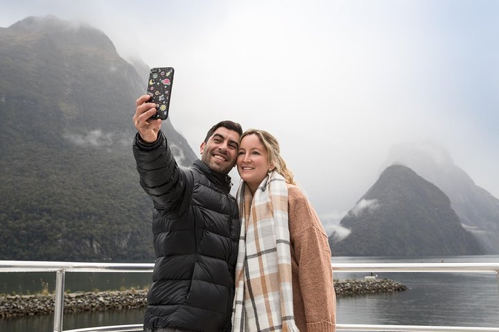 From Queenstown: Milford Sound Cruise & Glass-Roof Coach Tour