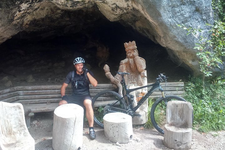 Guided E-Bike Tours with a local guide/Tips & tricks for your riding technique!