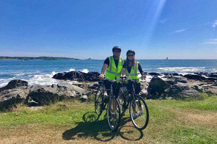 E-Bike and Bike Rentals: 7-Speed Bicycles and EBikes 3-hr Rental