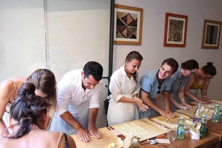 Orecchiette Cooking Class and Wine in Lecce
