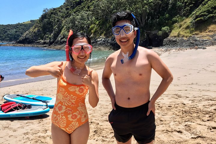 Hole in the Rock Cruise & Island Tour - with two island stopovers