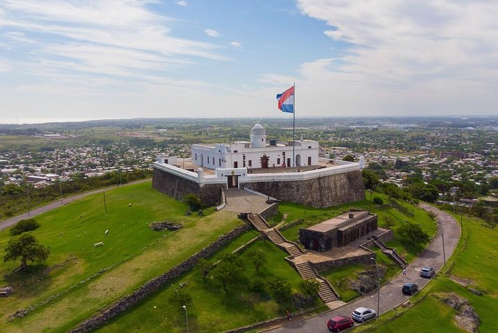 Tailor-made Montevideo: Private City Tour with a Local