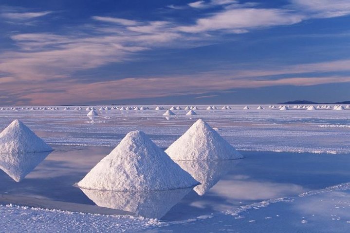 Salar de Uyuni with Lodging - 2 full days - With Minor Lagoons
