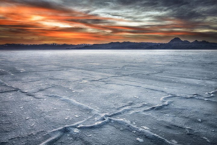 Salar de Uyuni with Lodging - 2 full days - With Minor Lagoons