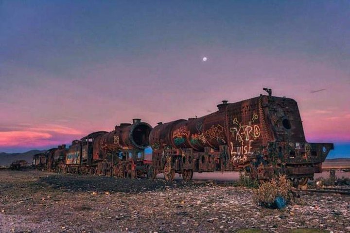 Salar de Uyuni with Lodging - 2 full days - With Minor Lagoons