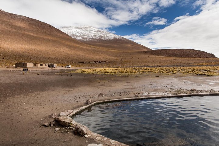 Salar de Uyuni with Lodging - 2 full days - With Minor Lagoons