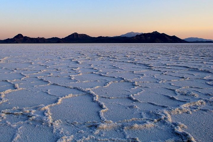 Salar de Uyuni with Lodging - 2 full days - With Minor Lagoons