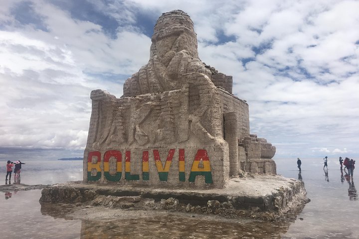 Salar de Uyuni with Lodging - 2 full days - With Minor Lagoons
