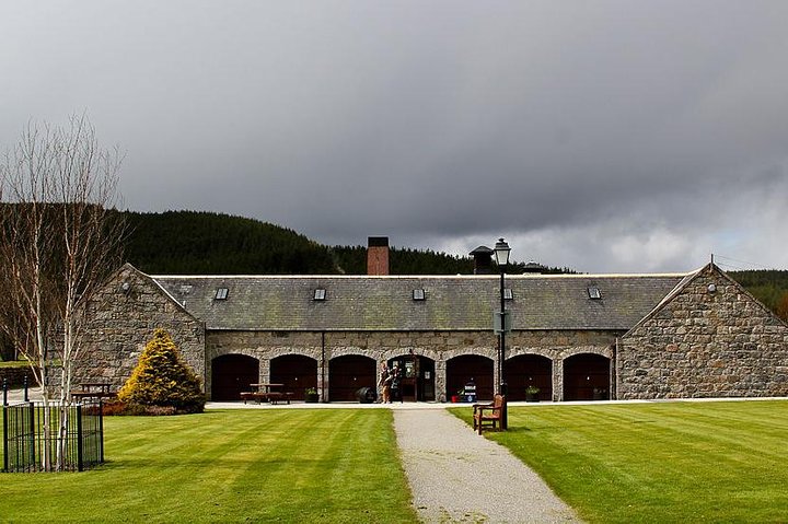 Meet Johnnie Walker - Private Whisky Tour - From Edinburgh