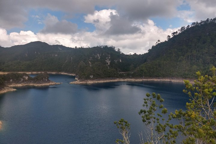 El Chiflon Waterfalls and Montebello Lakes Day Trip from Tuxtla Gutiérrez