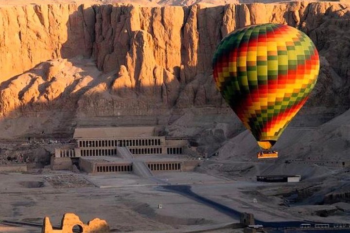 Hot Air Balloon Ride in Luxor Egypt with Transfers Included