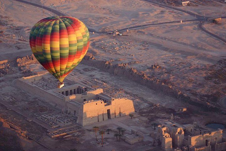 Hot Air Balloon Ride in Luxor Egypt with Transfers Included