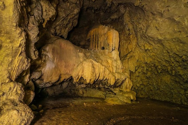 Lachua Lake and Candelaria Caves 2 Days