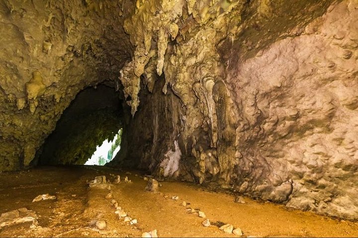Lachua Lake and Candelaria Caves 2 Days