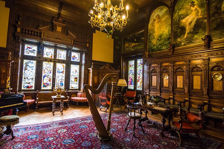 Transylvania and Dracula Castle Full Day Tour from Bucharest