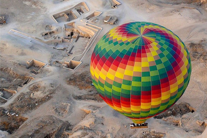 Hot Air Balloon Ride in Luxor Egypt with Transfers Included