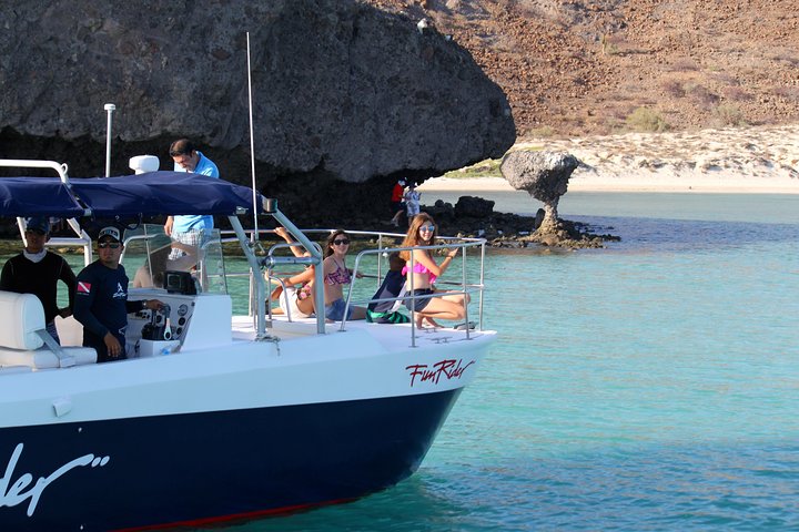 Espiritu Santo Island Snorkel & Sea Lion Adventure