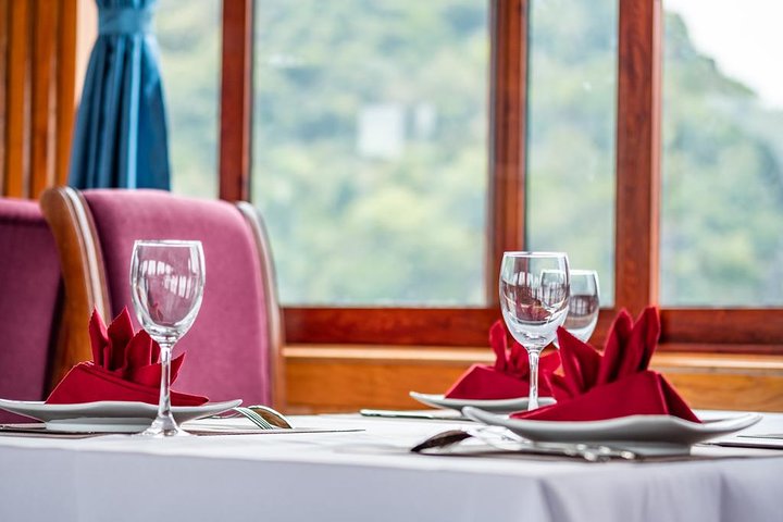 Ha Long Bay Cruise Day Tour - best selling: Kayaking, Swimming, hiking & Lunch
