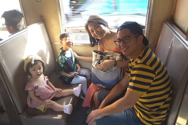 Half-Day Floating Market and Railway Market Tour from Bangkok
