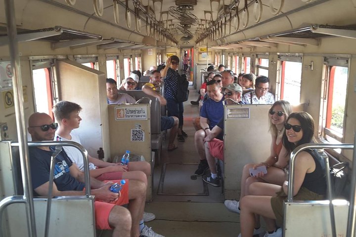 Half-Day Floating Market and Railway Market Tour from Bangkok