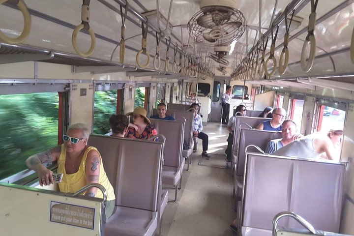 Half-Day Floating Market and Railway Market Tour from Bangkok