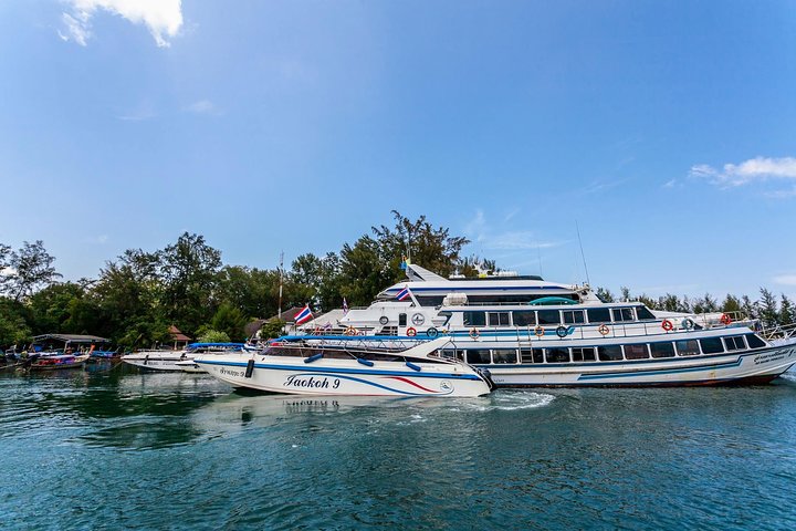 Koh Yao Yai to Koh Phi Phi by Koh Yao Sun Smile Speed Boat
