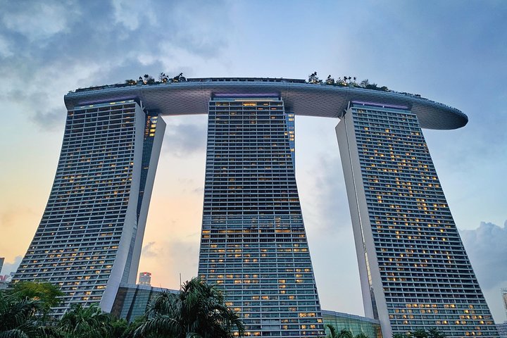 Chauffeur: Malacca to Singapore Car Transfer
