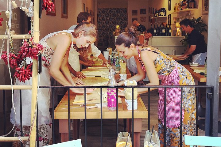 Orecchiette Cooking Class and Wine in Lecce