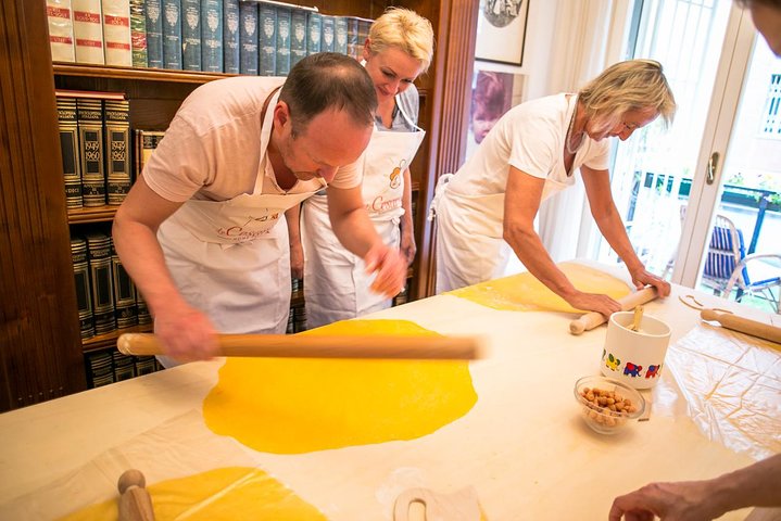 Share your Pasta Love: Small group Pasta and Tiramisu class in Pescara