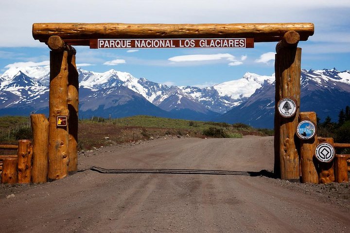 Perito Moreno boat tour from El Calafate: Glaciares Gourmet