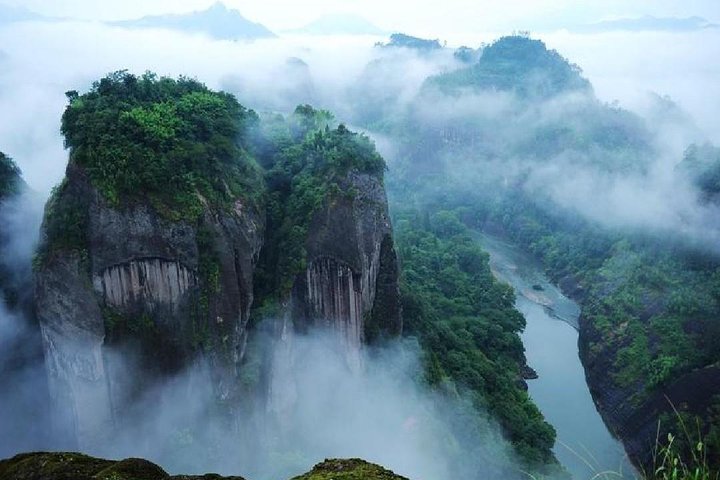 2-Day Private Tour to the World's natural and cultural heritage Mount Wuyi
