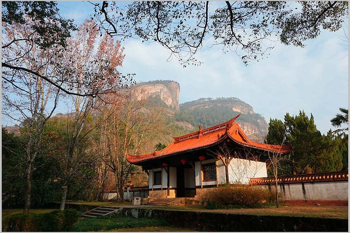 2-Day Private Tour to the World's natural and cultural heritage Mount Wuyi