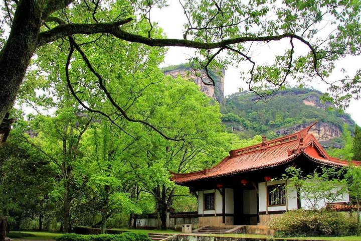 2-Day Private Tour to the World's natural and cultural heritage Mount Wuyi
