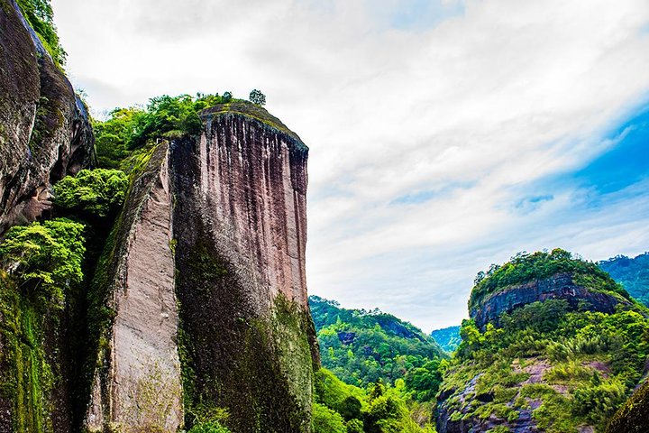 2-Day Private Tour to the World's natural and cultural heritage Mount Wuyi