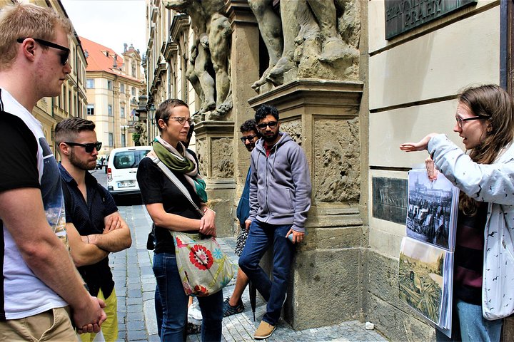 Prague Old Town, Medieval Underground and Dungeon Historical Tour