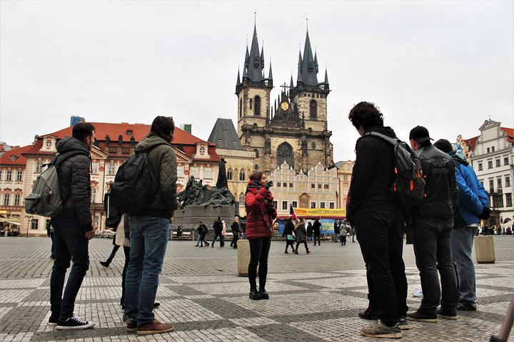Prague Old Town, Medieval Underground and Dungeon Historical Tour