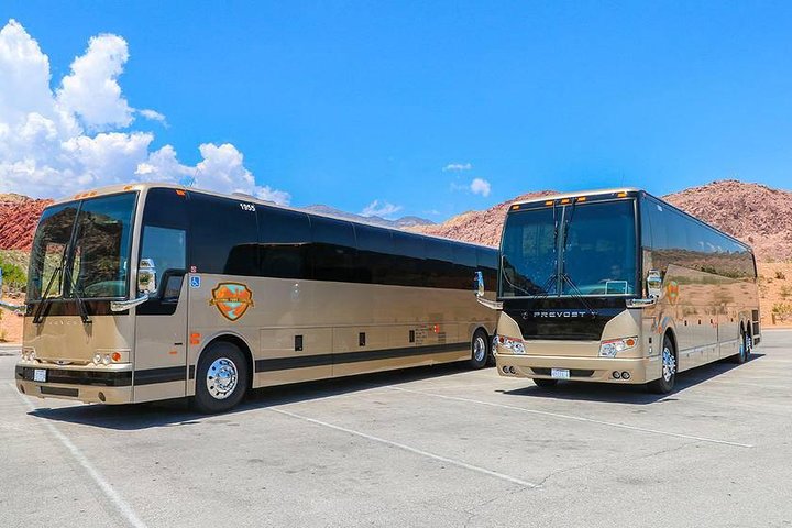 Antelope Canyon & Horseshoe Bend Day Tour with Lunch, Free WiFi