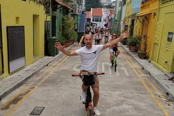 Lion City Bike Tour of Singapore