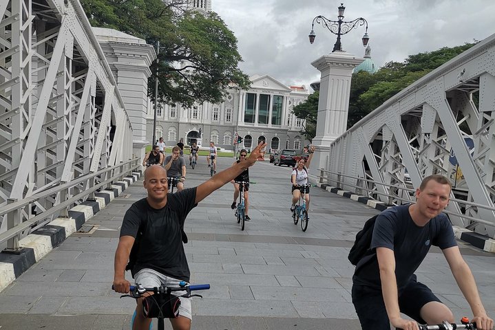 Lion City Bike Tour of Singapore
