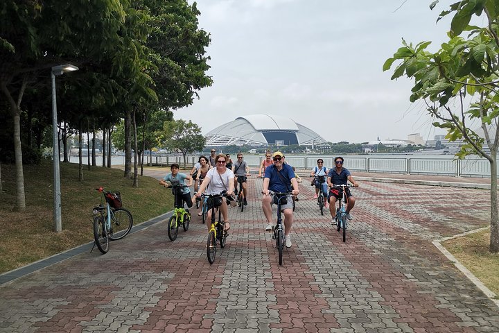 Lion City Bike Tour of Singapore