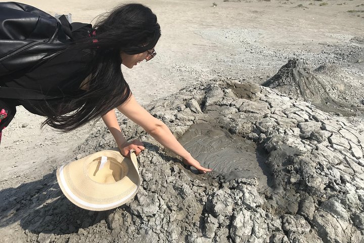 BEST Gobustan, Volcanoes & Absheron Fire Tour (Group or Private)